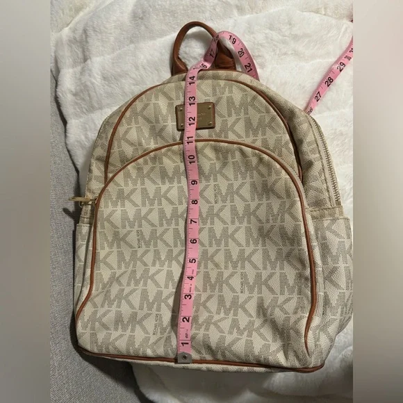 Michael Kors Monogram Jet Set Backpack - Picture 14 of 15